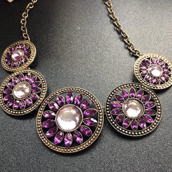 CHARMING CHARLIE FLORAL NECKLACE - Picture 6 of 6